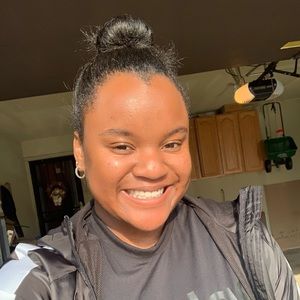 Meet your Posher, Domonique